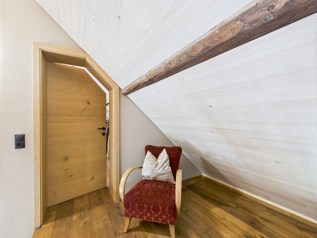 Rheintalhaus mit Charakter: Einfamilienhaus mit Einliegerwohnung und großem Garten in Sulz