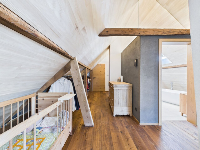 Rheintalhaus mit Charakter: Einfamilienhaus mit Einliegerwohnung und großem Garten in Sulz