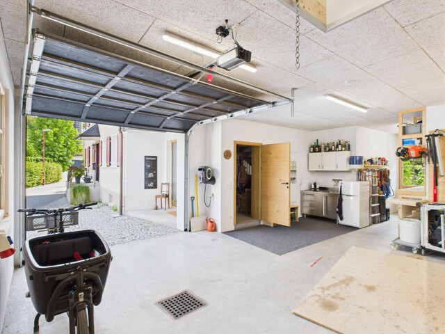 Rheintalhaus mit Charakter: Einfamilienhaus mit Einliegerwohnung und großem Garten in Sulz