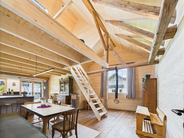 Rheintalhaus mit Charakter: Einfamilienhaus mit Einliegerwohnung und großem Garten in Sulz