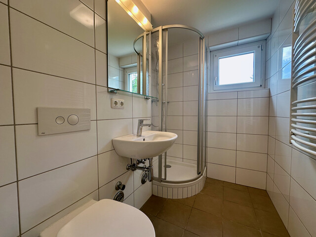 "ohne Provision" neu renovierte 2,5 Zimmer Zimmer Wohnung mit großer Terrasse