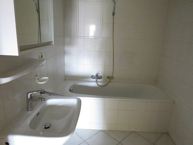 Renovierte 3-Zi-Wohnung mit guter Infrastruktur!