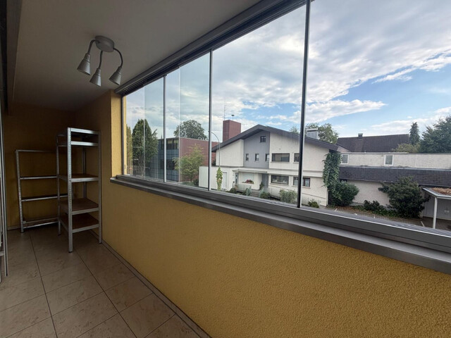Charmante 2-Zimmer-Wohnung mit Loggia, Einbauküche & Parkplatz