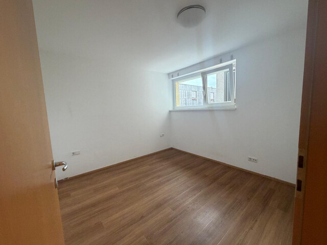 Charmante 2-Zimmer-Wohnung mit Loggia, Einbauküche & Parkplatz