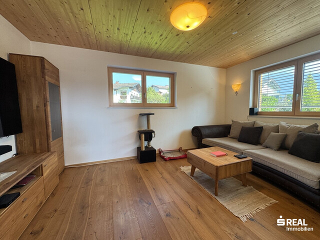 Ihr Traumhaus mit Pool wartet!