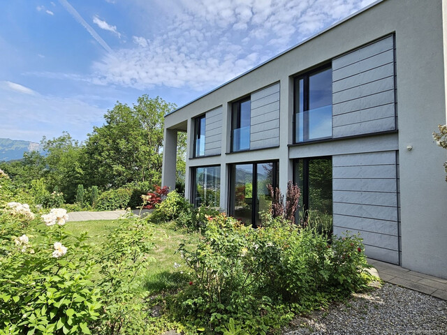 Villa in ruhiger Lage, an der Grenze zu Liechtenstein, Zweitwohnsitz möglich, für Individualisten!