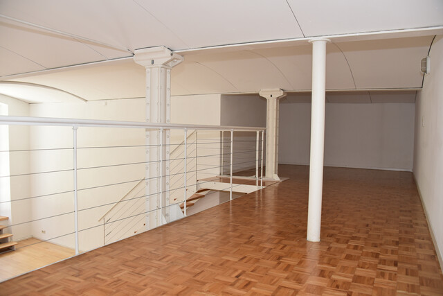 Tolles, grosszügiges Loft mit Balkon