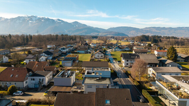 Koblach: Moderne 3-Zimmer-Maisonettwohnung mit riesiger Dachgeschoss-Terrasse!