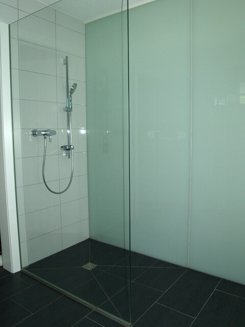 Zentrums- und grenznahe Wohnung mit TG in sehr gutem Zustand