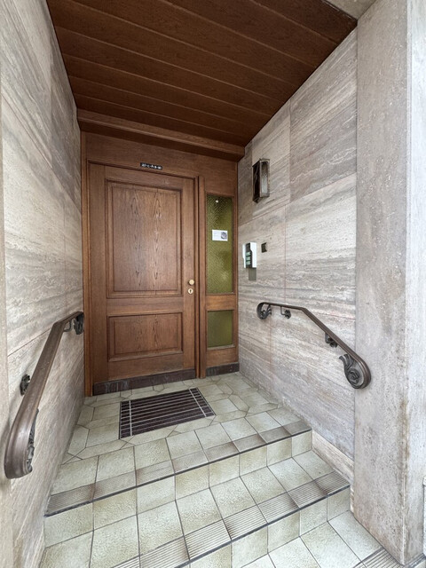 Rarität in der Bergstraße – Stilvolles Zinshaus mit Potenzial in Bestlage von Bregenz