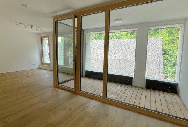 Großzügige und helle 2-Zimmerwohnung mit Loggia am Jahnplatz (inkl. Tiefgaragenplatz)