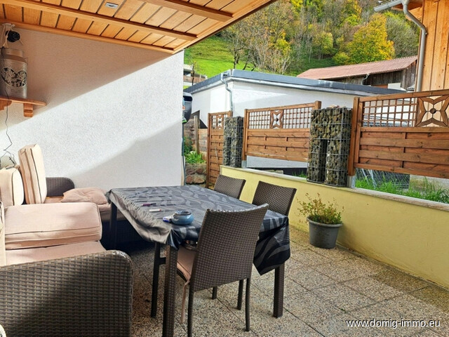 Schöne 3-Zimmer-Wohnung mit Wintergarten und Grünfläche in sonniger Ruhelage von St. Gallenkirch