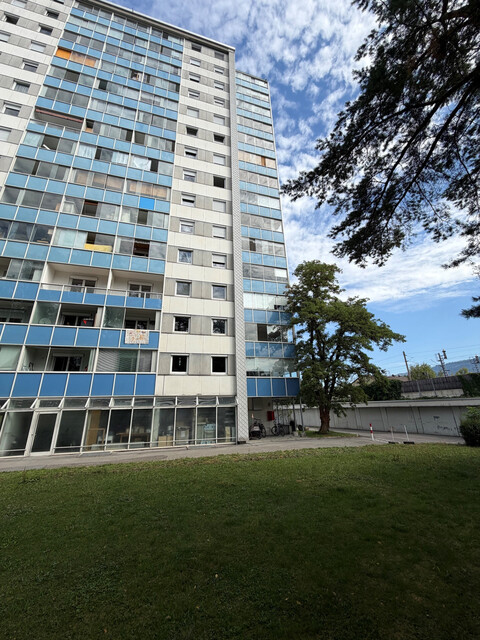 großzügiger 3,5 Zimmerwohnung | große verglaste Loggia | 5.Obergeschoss