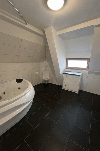 Villa in Bestlage Nenzing – generalsaniert, 4 WE, nachhaltige Rendite