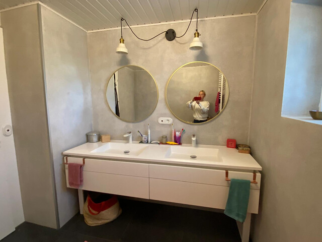Schöne Wohnung/halbes Haus in schönem Wohngebiet 