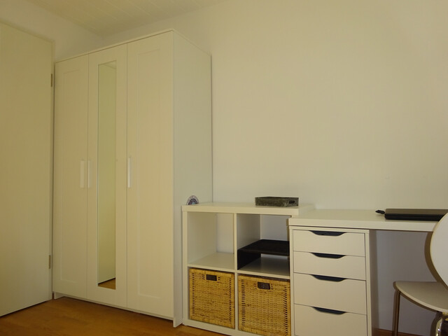 3 Zimmer mit grosser Wohn- Essküche möbliert und mit Garten  für ein paar Wochen oder Monate