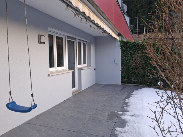 Schöne vier Zimmer Wohnung mit garten 