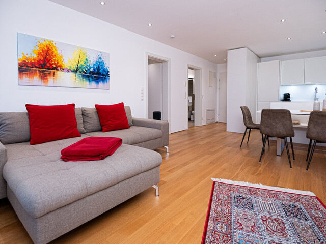 Elegante 2-Zimmer-Wohnung in ruhiger Lage von Lochau mit Tischlermöbel ausgestattet