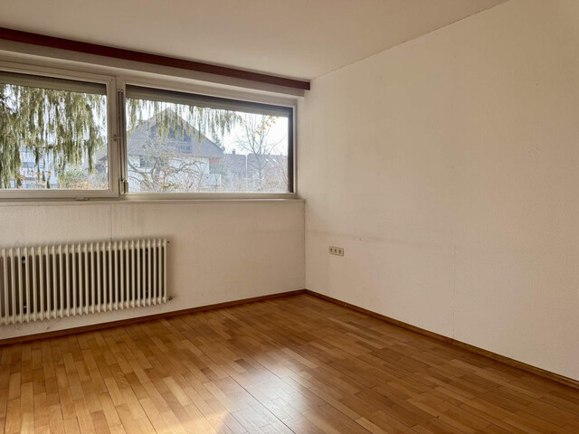 Charmantes Einfamilienhaus mit Pool - Ihr neues Zuhause mit Potenzial