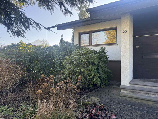 Charmantes Einfamilienhaus mit Pool - Ihr neues Zuhause mit Potenzial