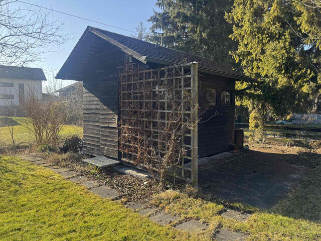 Charmantes Einfamilienhaus mit Pool - Ihr neues Zuhause mit Potenzial