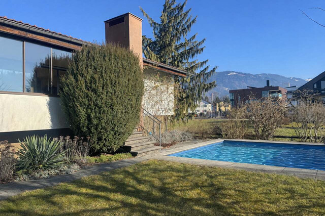 Charmantes Einfamilienhaus mit Pool - Ihr neues Zuhause mit Potenzial