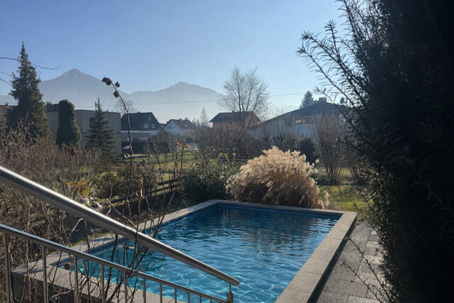 Charmantes Einfamilienhaus mit Pool - Ihr neues Zuhause mit Potenzial