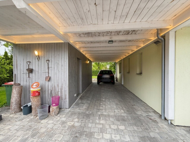 Einfamilienhaus mit großem Grundstück in zentraler Lage