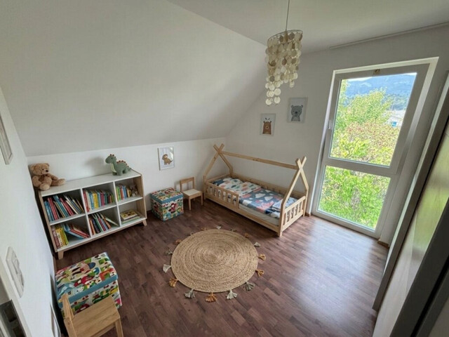 Einfamilienhaus mit großem Grundstück in zentraler Lage