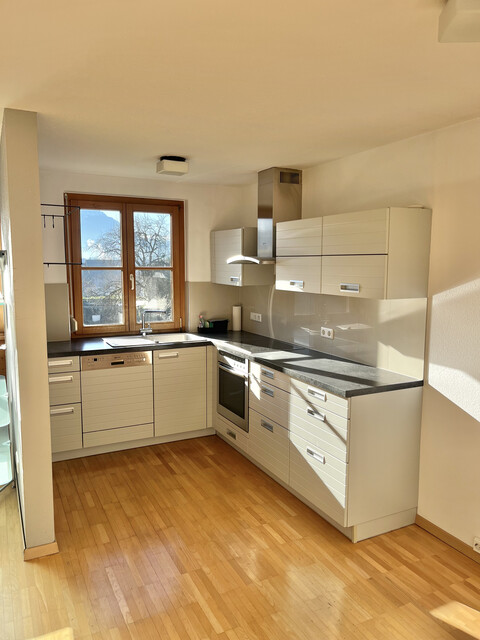 Sonnige 3-Zimmer Wohnung mit Tiefgarage im Dorfzentrum