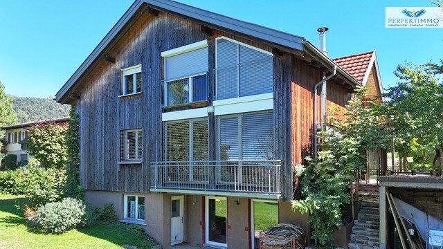 3-Zimmer-Wohnung mit Garten und idyllischer Pergola
