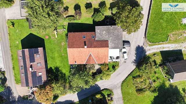 3-Zimmer-Wohnung mit Garten und idyllischer Pergola