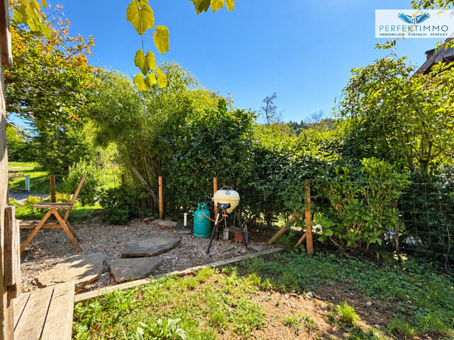 3-Zimmer-Wohnung mit Garten und idyllischer Pergola
