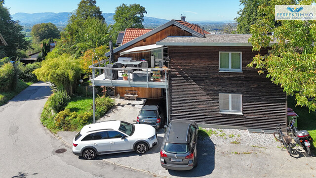 3-Zimmer-Wohnung mit Garten und idyllischer Pergola