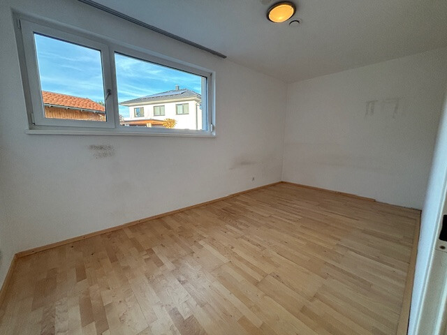 Neuwertiges familienfreundliches Einfamilienhaus in der Kummenbergregion mit Doppelgarage