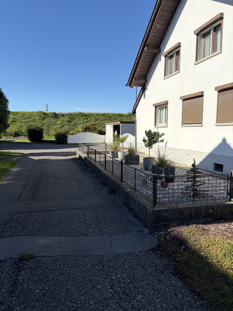 Einfamilienhaus mit Nebengebäude in Lustenau – Sackgassenlage, provisionsfrei