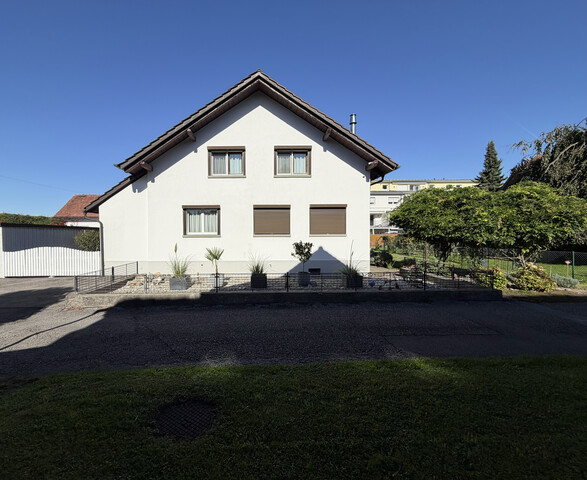 Einfamilienhaus mit Nebengebäude in Lustenau – Sackgassenlage, provisionsfrei