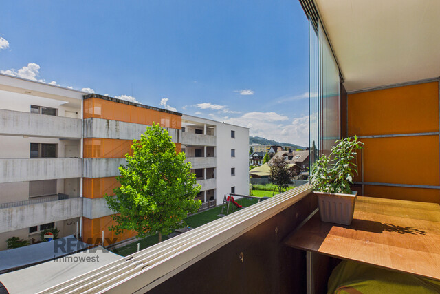 Grenznah wohnen: Moderne Terrassenwohnung für Pendler und Genießer