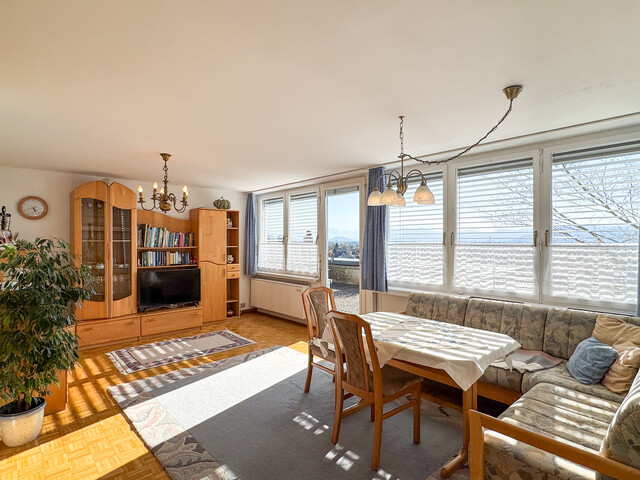 Großzügige 5-Zimmer-Terrassenwohnung mit Panorama-Ausblick in Hanglage von Schwarzach