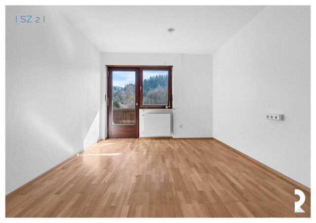 GROSSZÜGIGE 7-ZIMMER-WOHNUNG MIT GROSSER TERRASSE UND BALKON