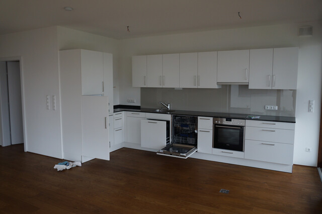 Wohnung (Traumlage) mit Balkon, Terrasse, Garten, Abstellraum, Keller, Fahrradabstellraum 
