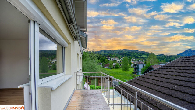 4-Zimmer-Wohnung mit Balkon