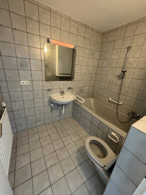 Aussergewöhnliche 4-Zimmerwohnung im Herzen von Bludenz mit eigenem Parkplatz und neuer Küche (provisionsfrei)