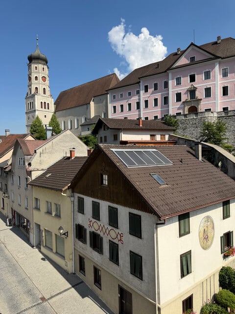 Aussergewöhnliche 4-Zimmerwohnung im Herzen von Bludenz mit eigenem Parkplatz und neuer Küche (provisionsfrei)