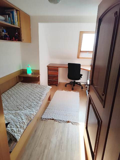 Geräumige, freundliche  4 ½ - Zimmer – Wohnung in sonniger und ruhiger Lage von Muntlix!