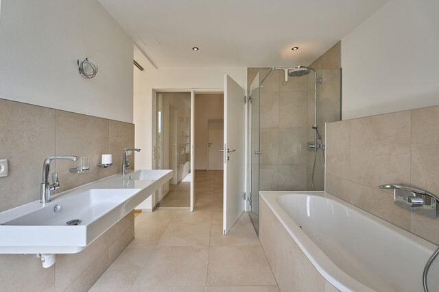 Traumhaftes Villa in Götzis mit Pool, Aufzug, Terrasse & Garage!