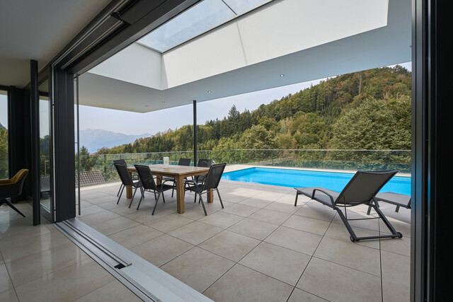 Traumhaftes Villa in Götzis mit Pool, Aufzug, Terrasse & Garage!