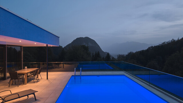 Traumhaftes Villa in Götzis mit Pool, Aufzug, Terrasse & Garage!