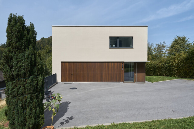 Traumhaftes Villa in Götzis mit Pool, Aufzug, Terrasse & Garage!