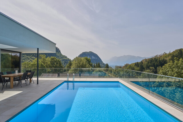 Traumhaftes Villa in Götzis mit Pool, Aufzug, Terrasse & Garage!